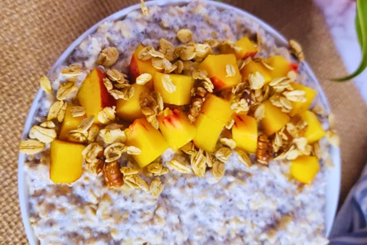 A bowl of Peach Overnight Oats.