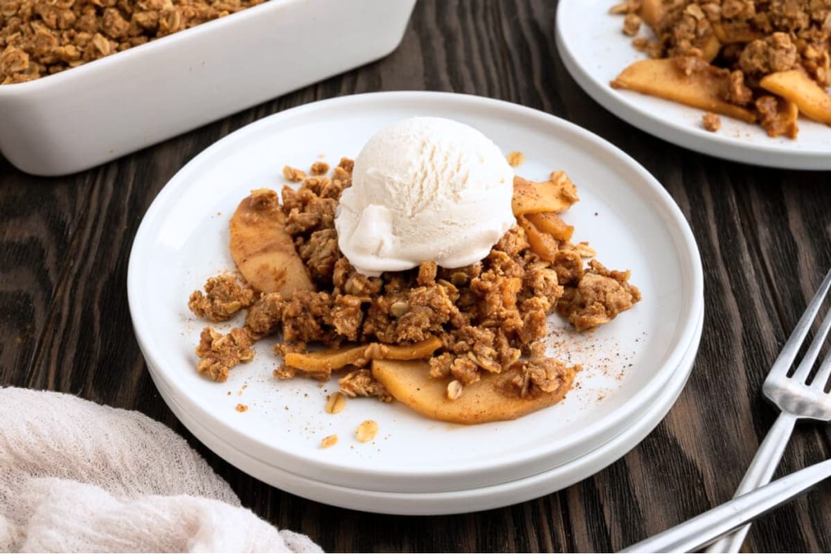 A plate of Peanut Butter Apple Crisp.