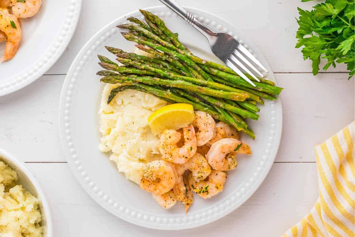 A plate of Sheet Pan Shrimp And Asparagus.