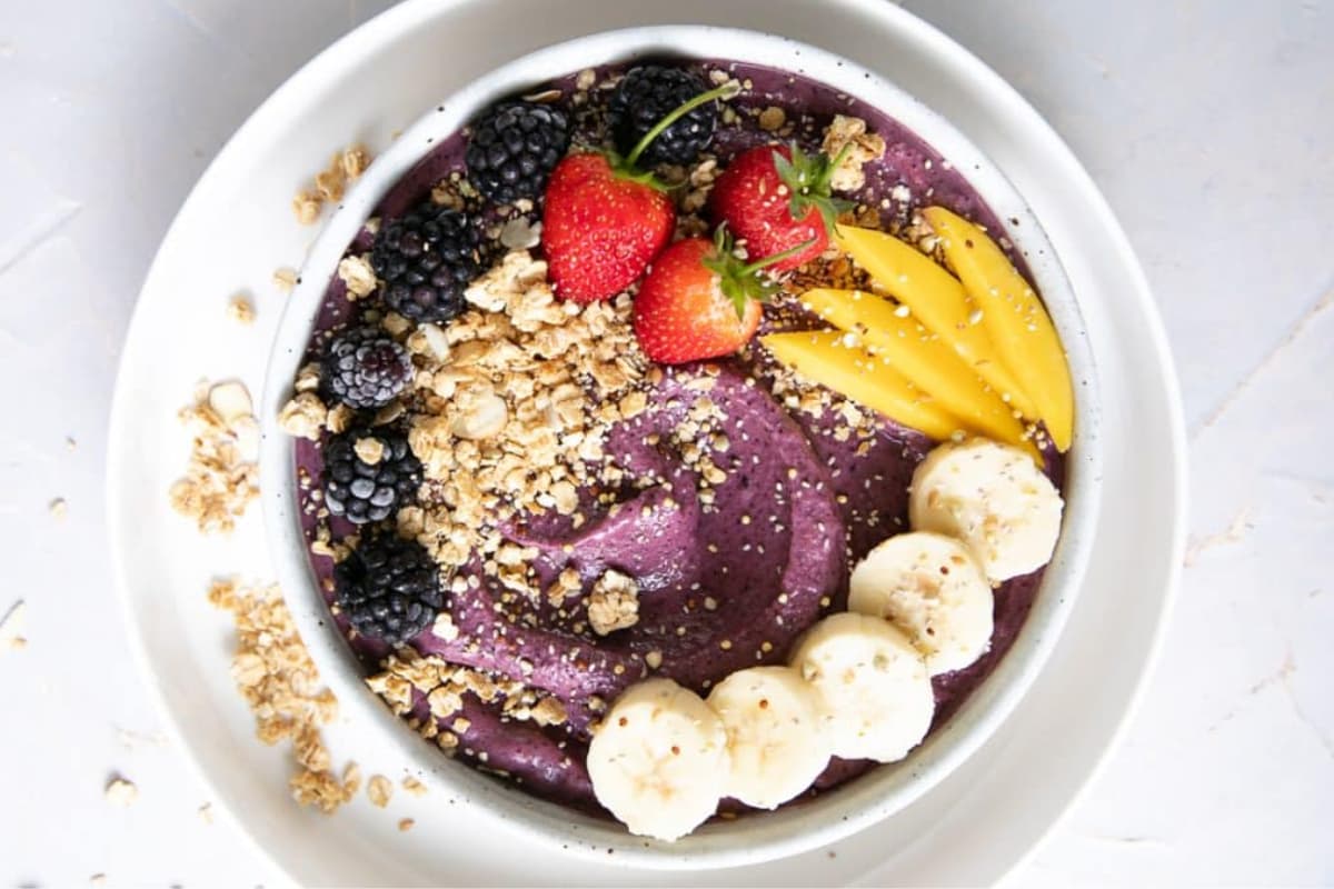A bowl of Acai Smoothie Bowl.