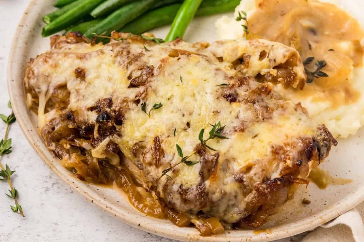 A plate of French Onion Chicken.