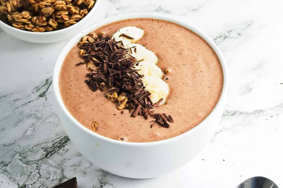 A bowl of Peanut Butter Chocolate Smoothie Bowl.