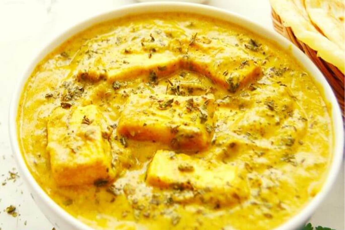 A bowl of Methi Malai Paneer.