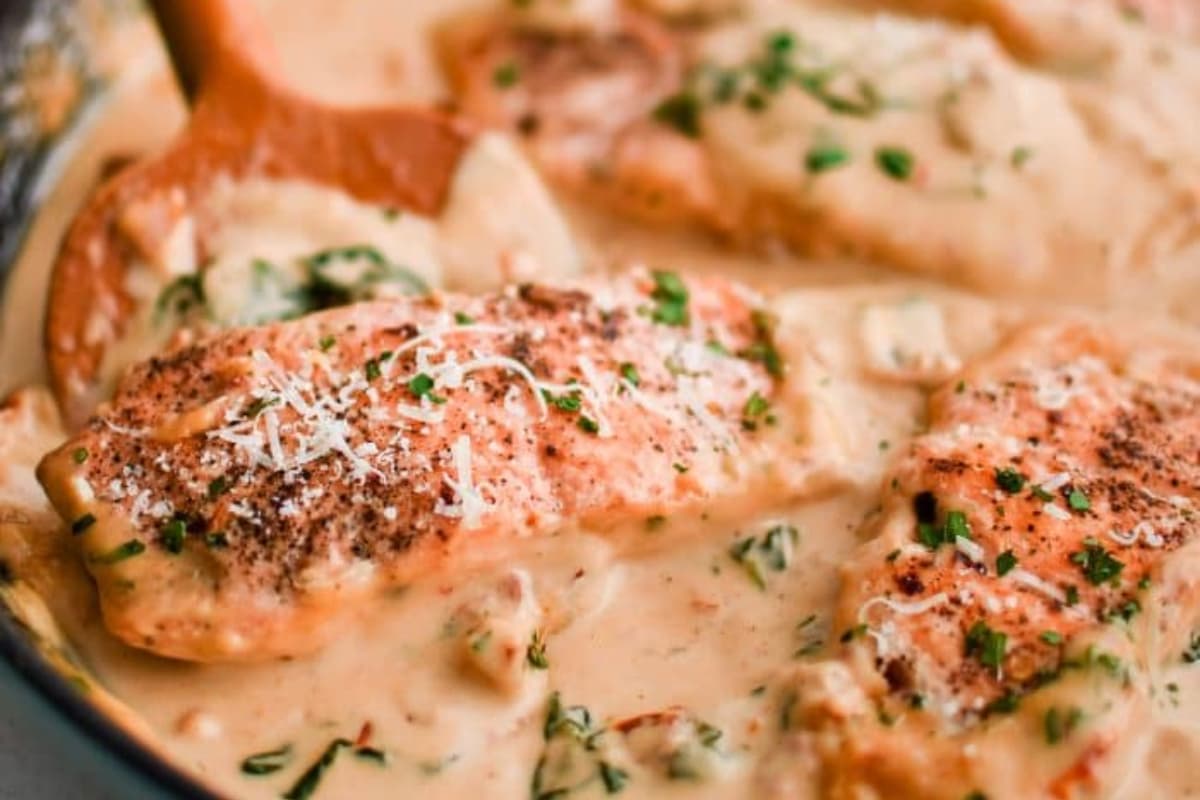 A dish of Marry Me Salmon.