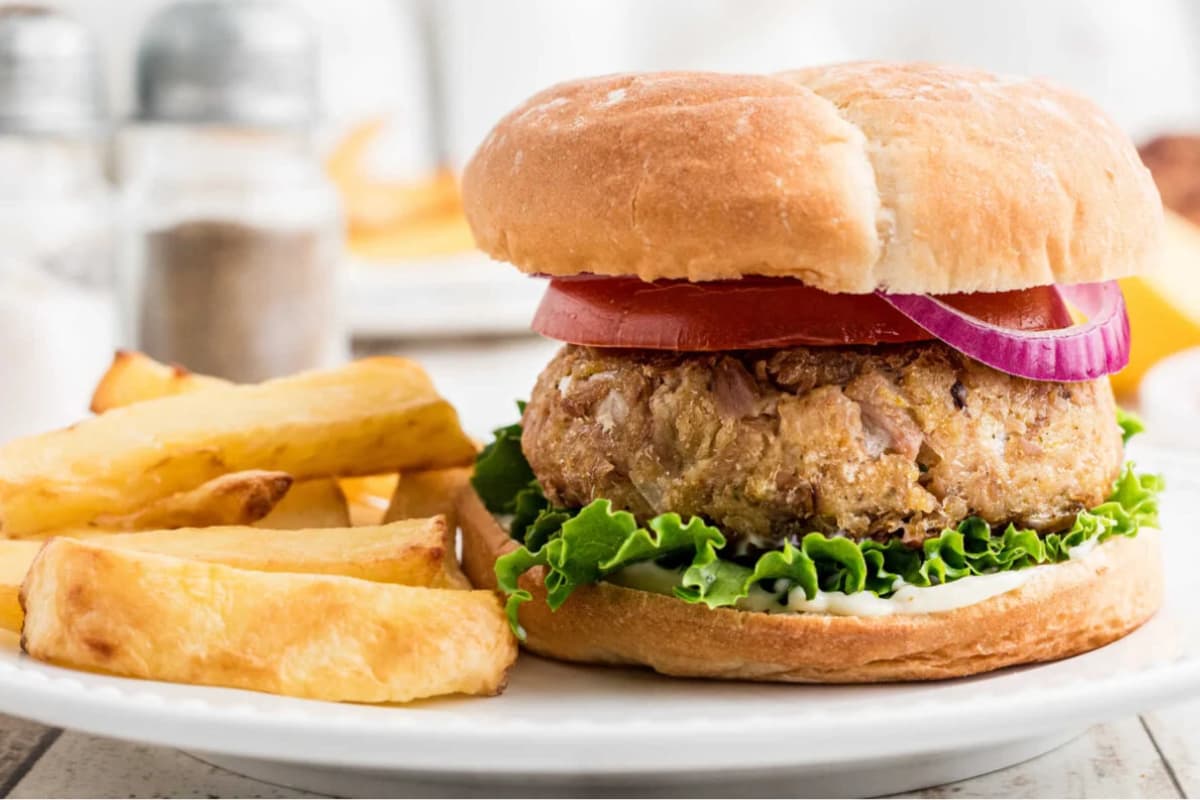 A plate of Tuna Burgers.