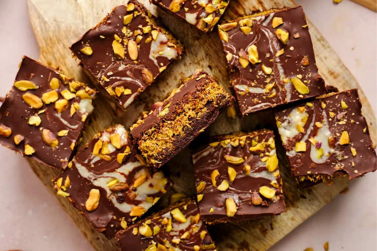 A plate of Dubai Chocolate Brownies.