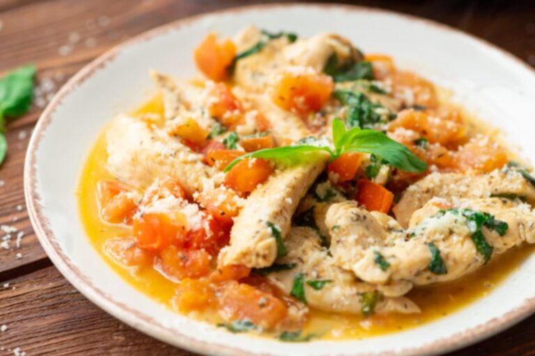 A plate of Tomato Basil Chicken.