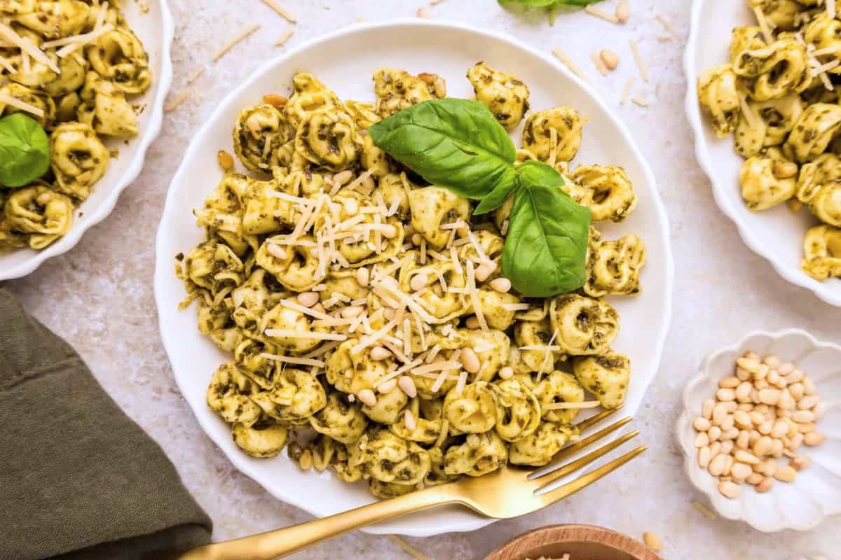 A bowl of Pesto Tortellini.