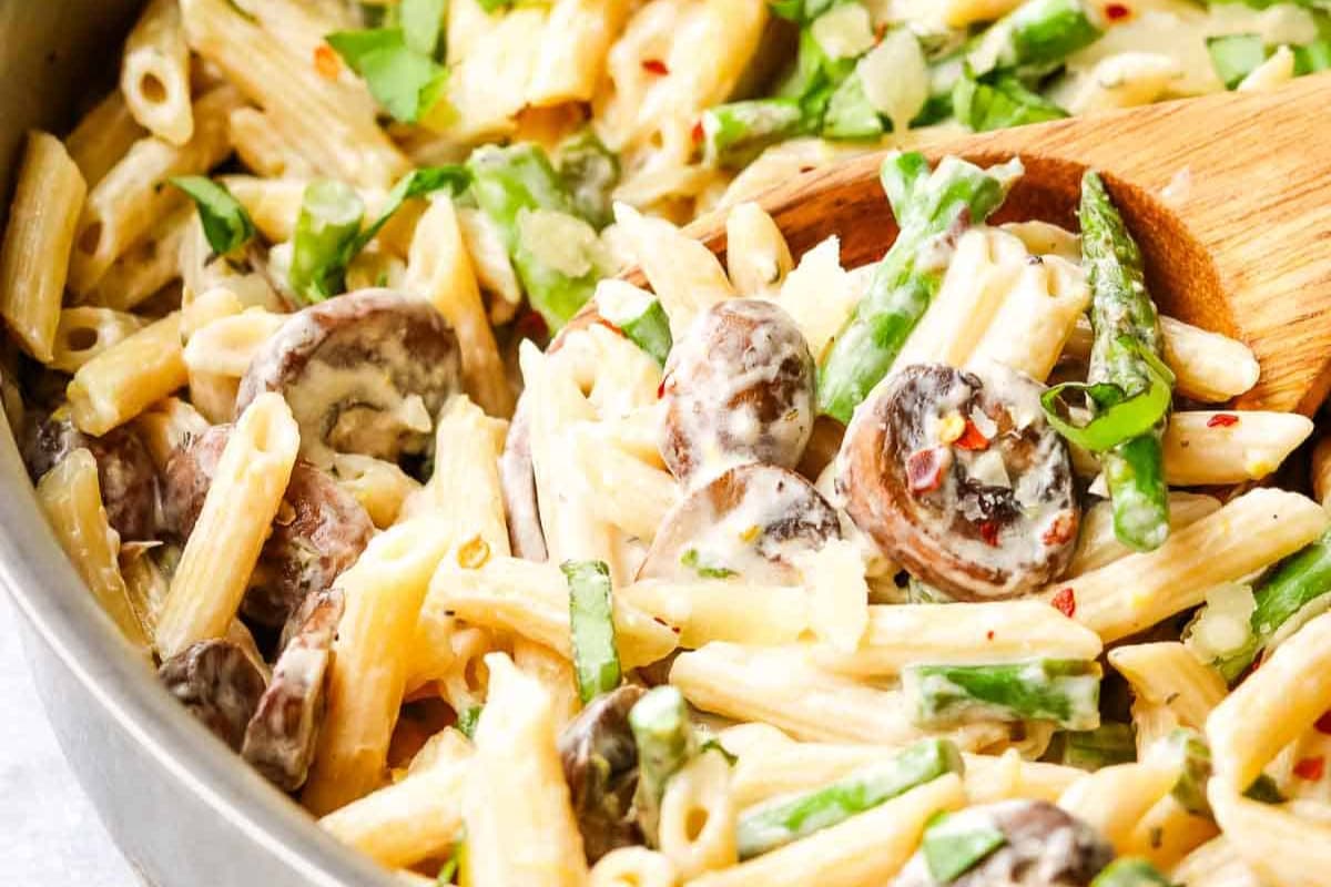A pan of Asparagus Mushroom Pasta.