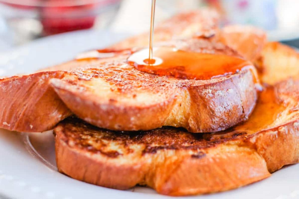 A plate of Challah French Toast.