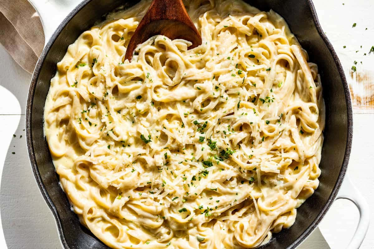 A pan of Garlic Parmesan Pasta.