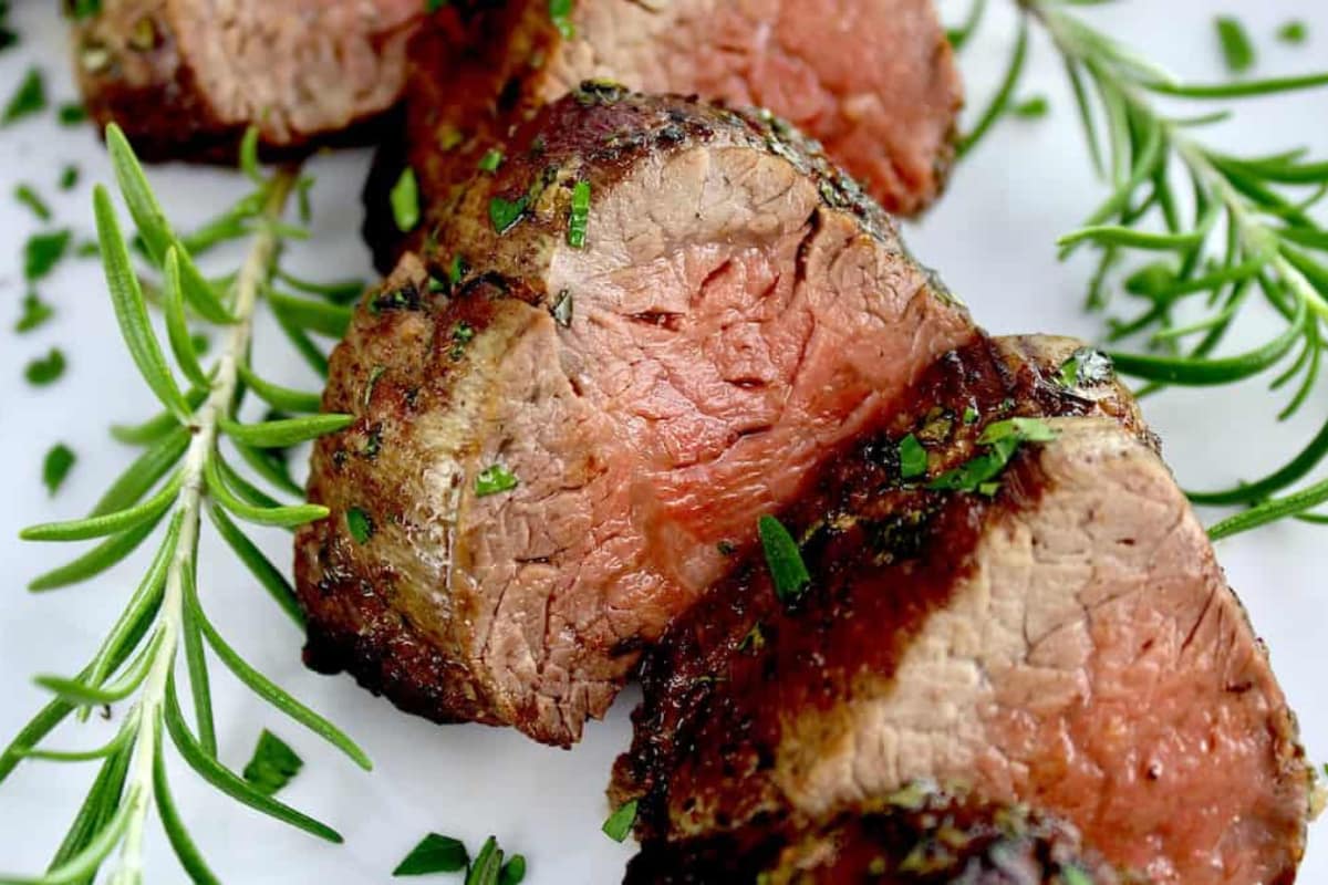 A plate of Roast Beef Tenderloin.
