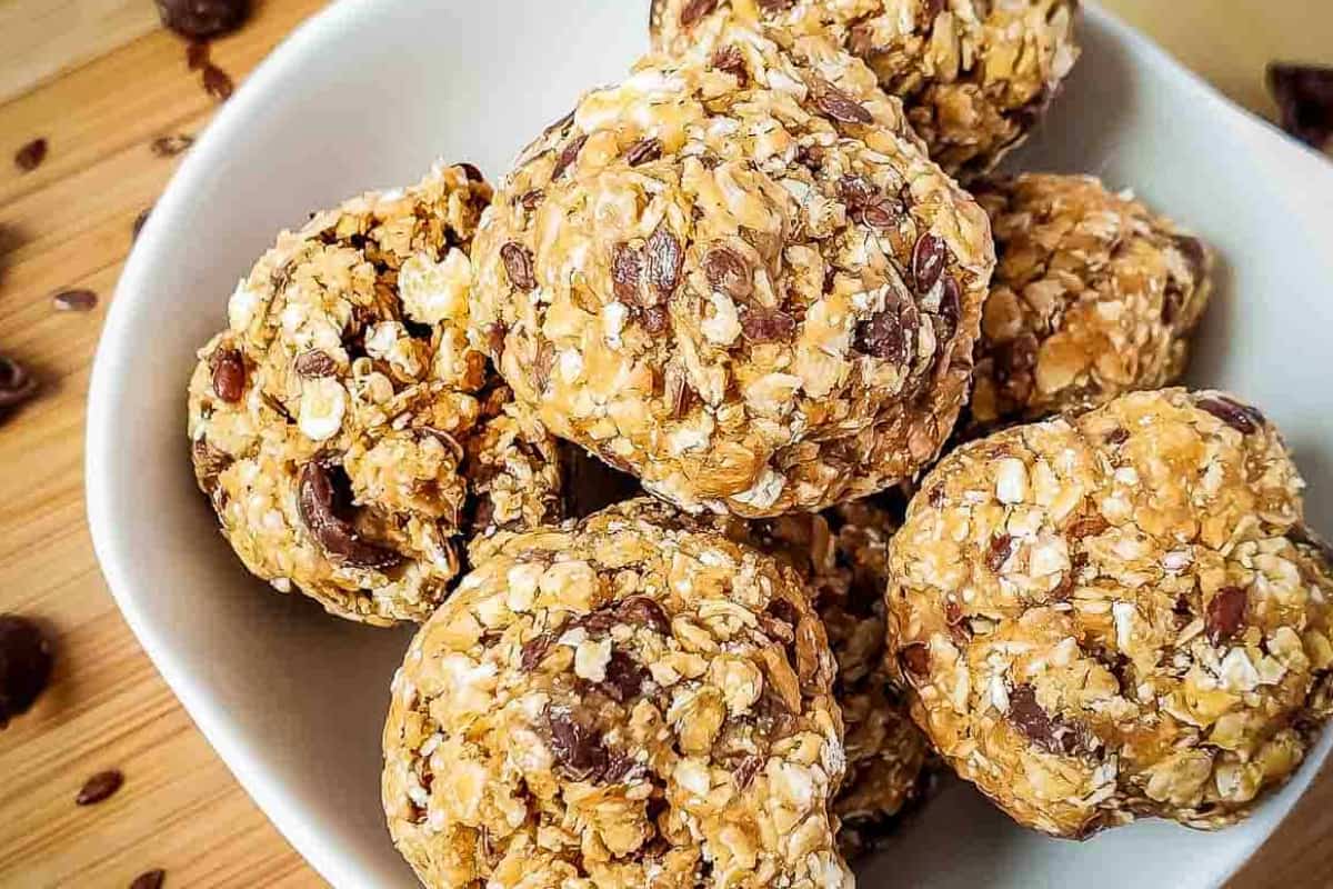 A bowl of No-Bake Peanut Butter Oatmeal Balls.