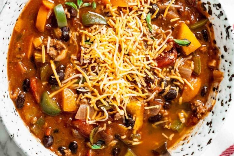 A bowl of Healthy Pumpkin Chili.