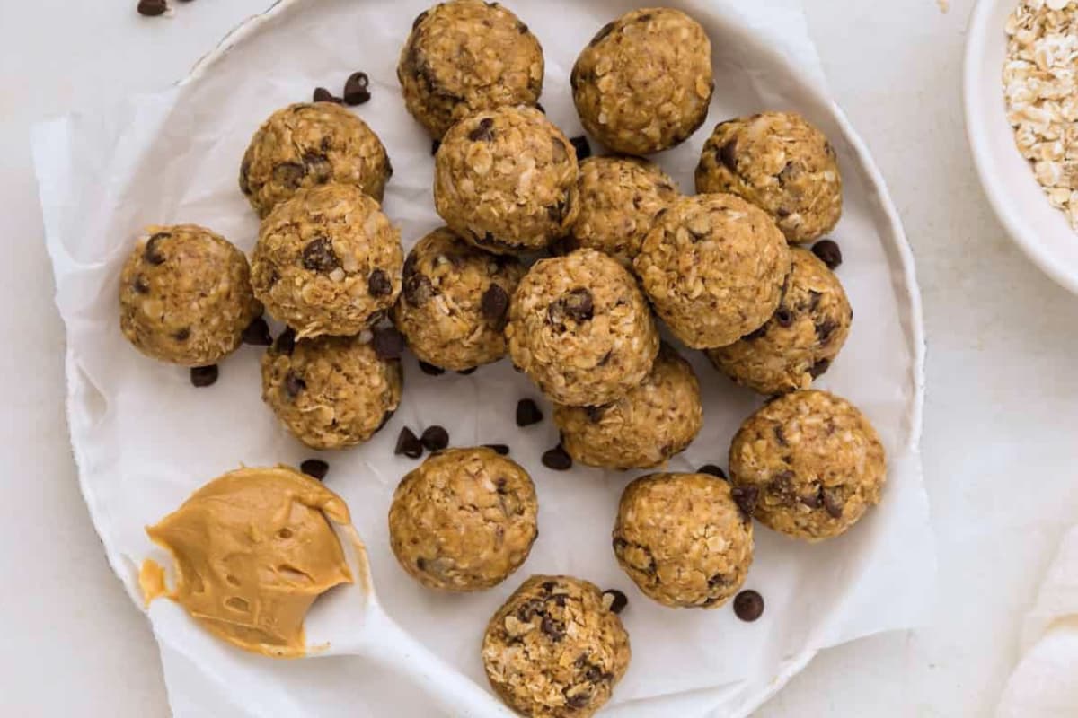 A plate of Energy Bites.