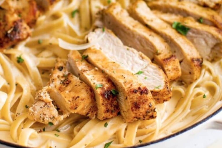A dish of 30-Minute Chicken Alfredo.