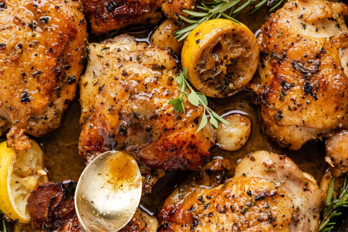 A plate of Lemon Garlic Chicken Thighs.