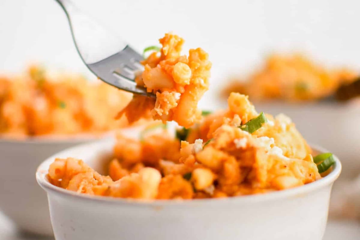 A bowl of Buffalo Chicken Mac and Cheese.