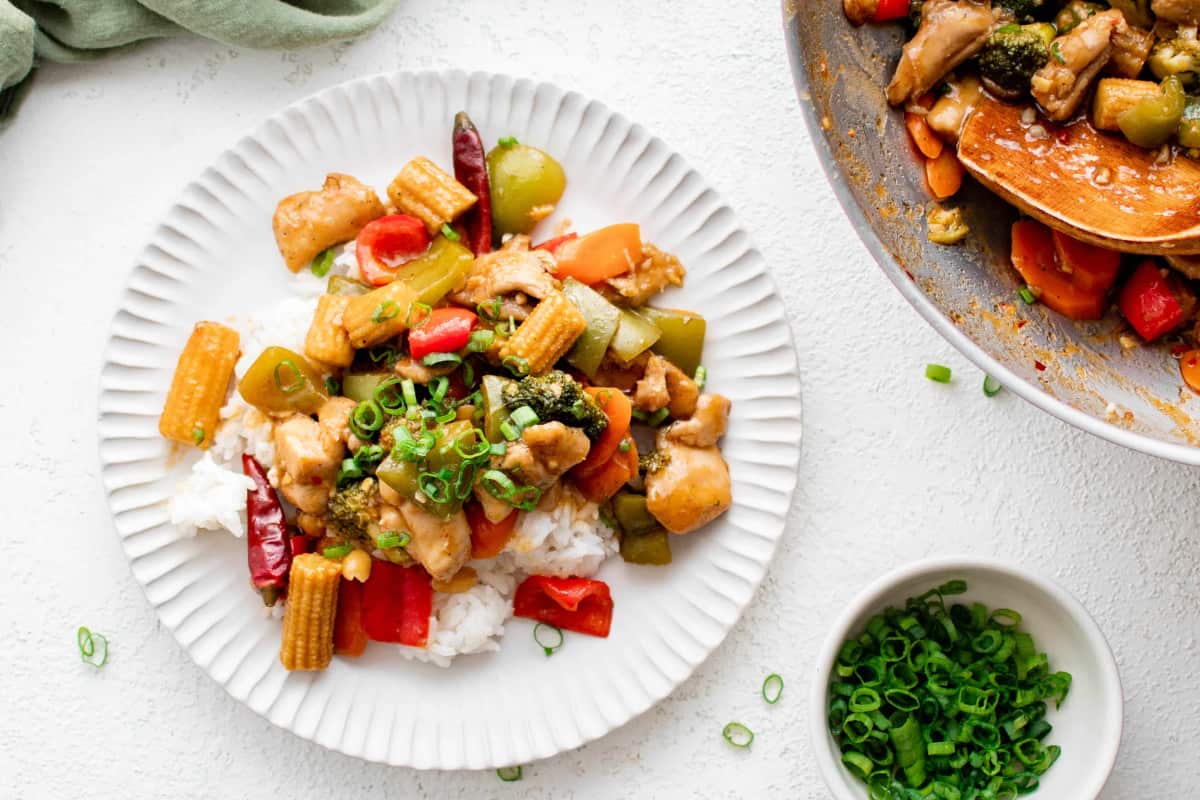 A plate of Hunan Chicken.