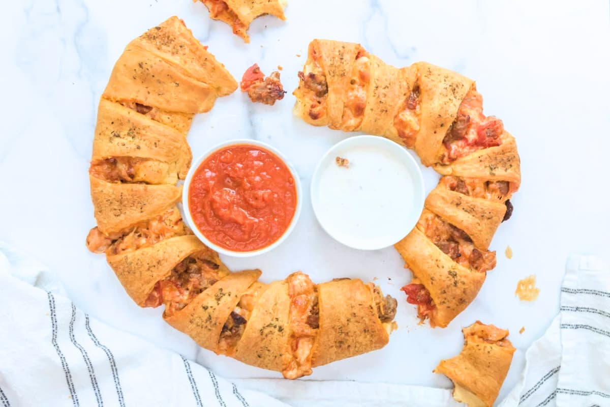 A plate of Pizza Crescent Ring.