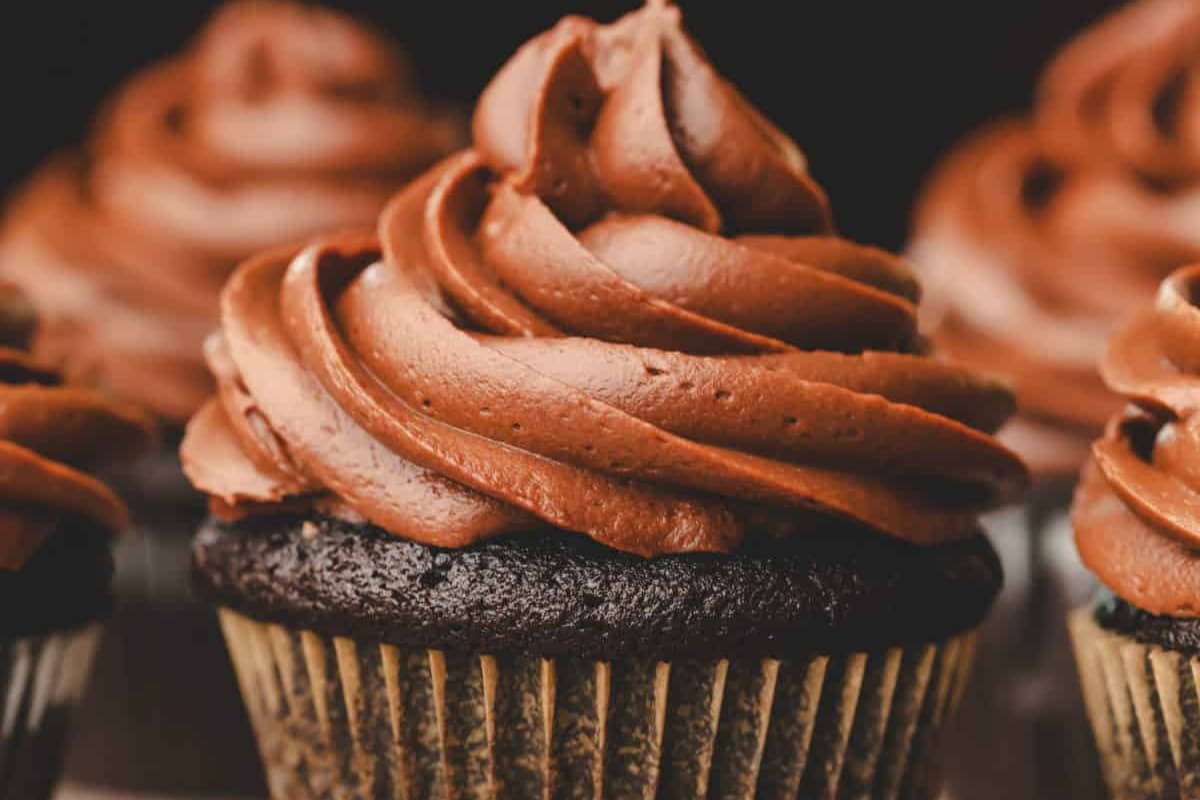 A plate of Easy Chocolate Cupcakes.