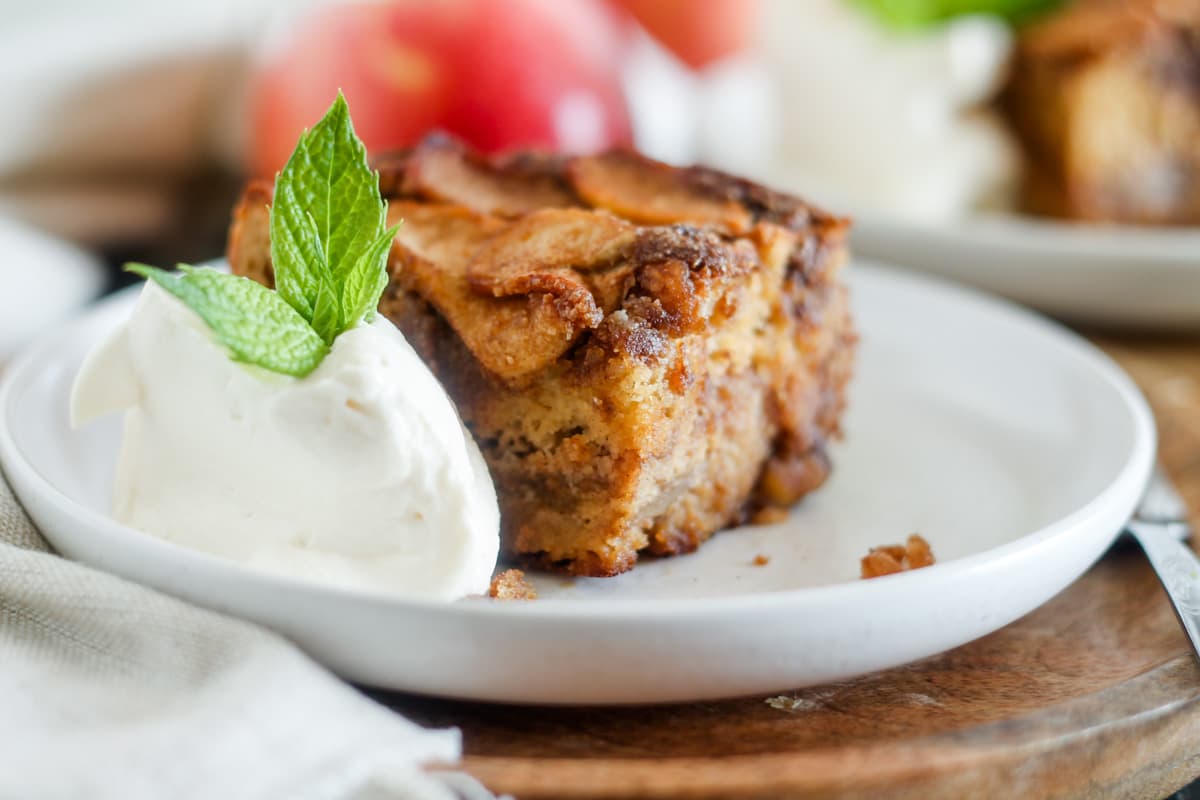 A plate of gluten free apple cake.