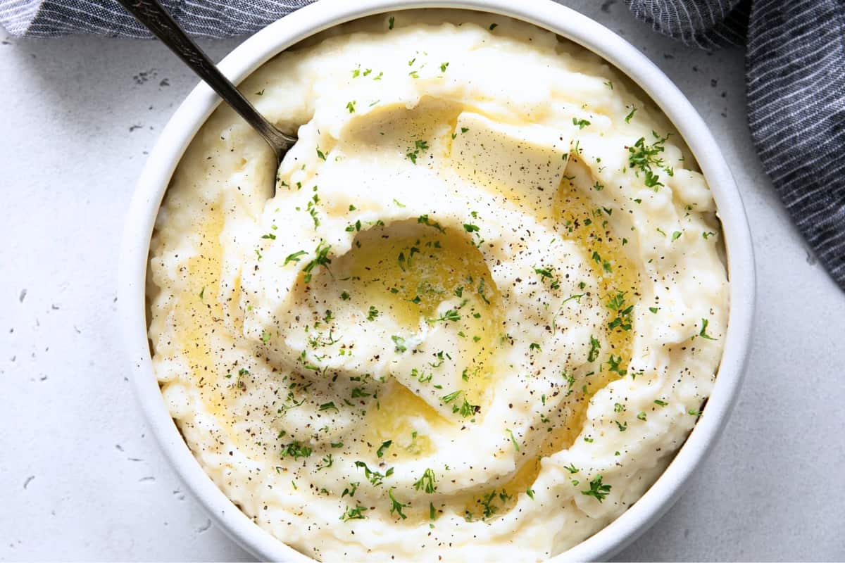 A bowl of Instant Pot Mashed Potatoes.
