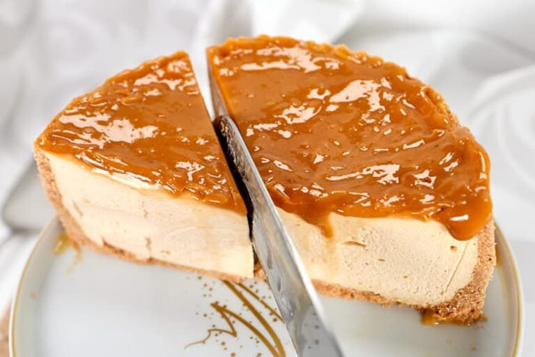 A plate of Keto Dulce de Leche Cheesecake.