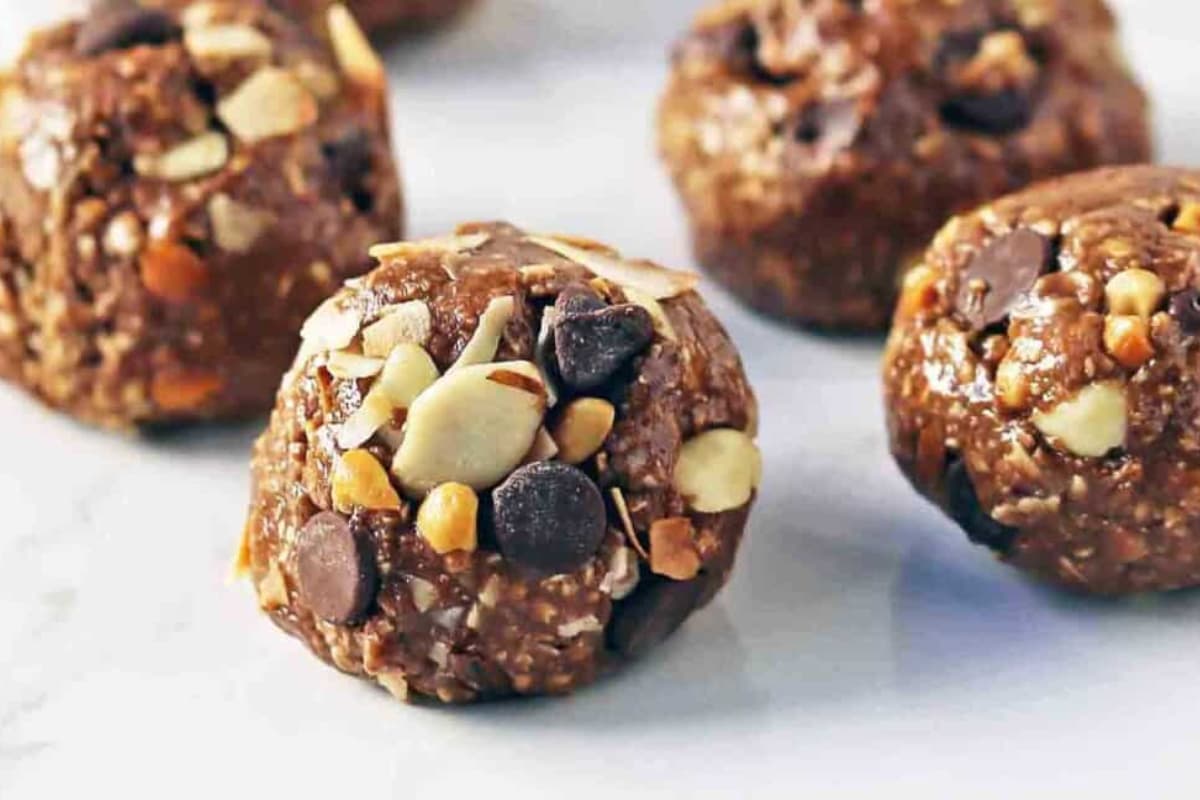 A plate of No-Bake Chocolate Protein Energy Balls.