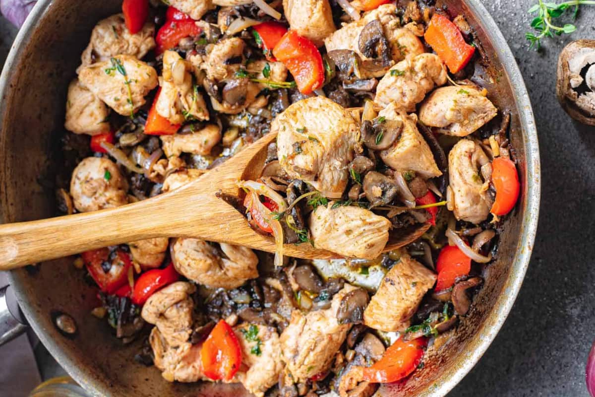 Overhead image of Garlic Chicken Bite Skillet.