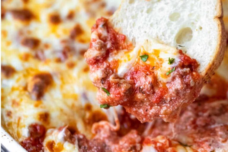 A dish of Lasagna Dip.