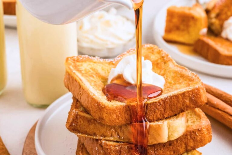 A plate of Easy Eggnog French Toast.