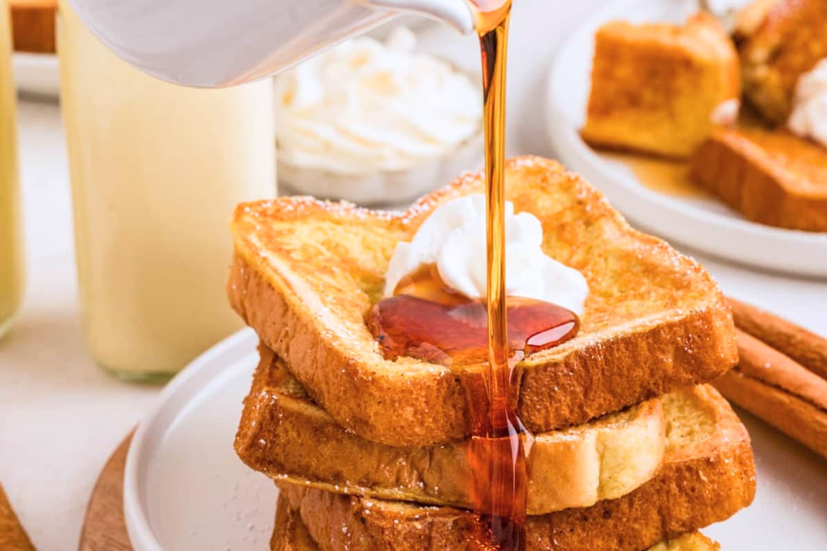 A plate of Easy Eggnog French Toast.
