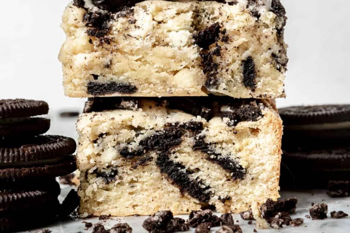 A plate of Oreo Bars.