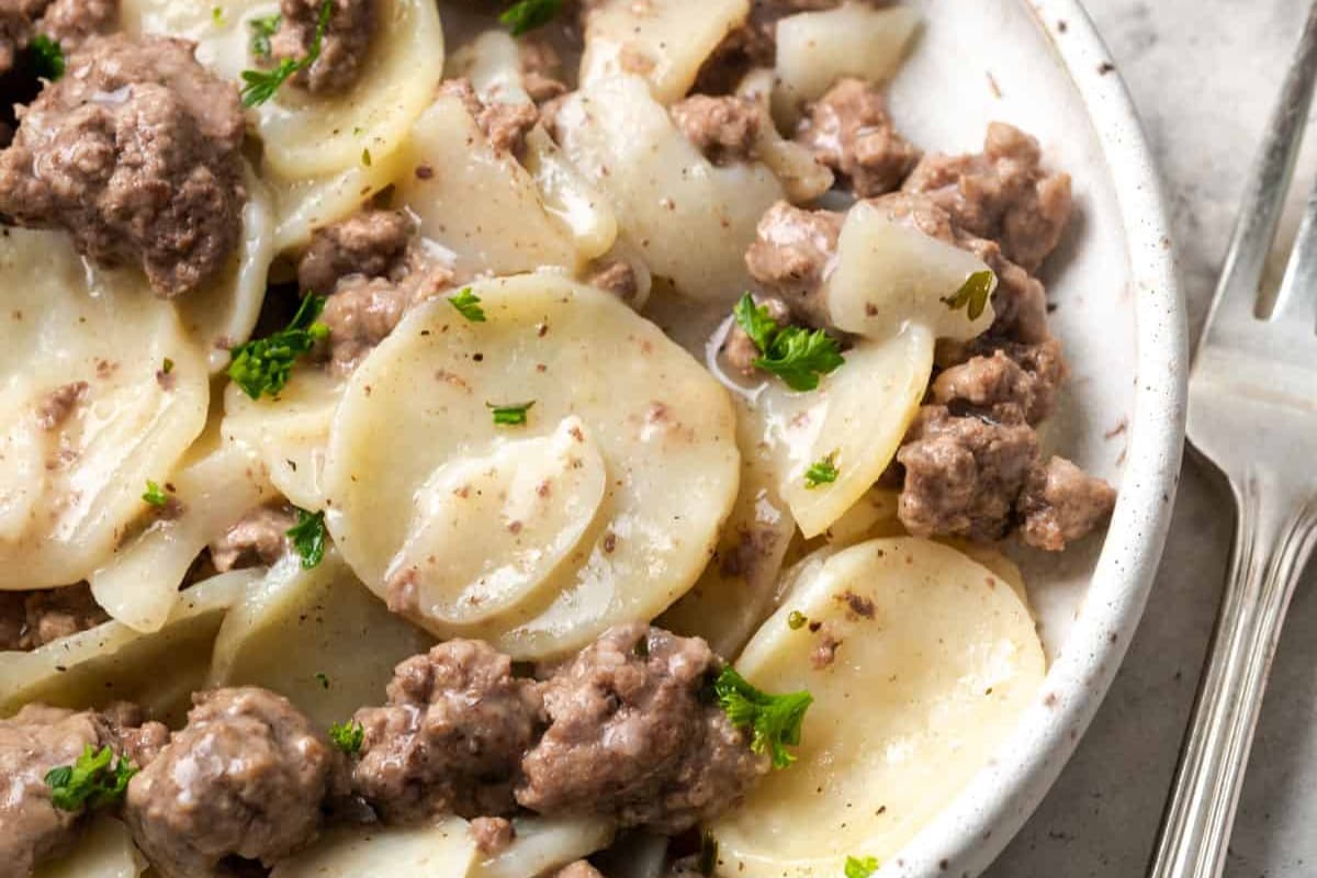 A plate of Copycat Hamburger Helper Potato Stroganoff.