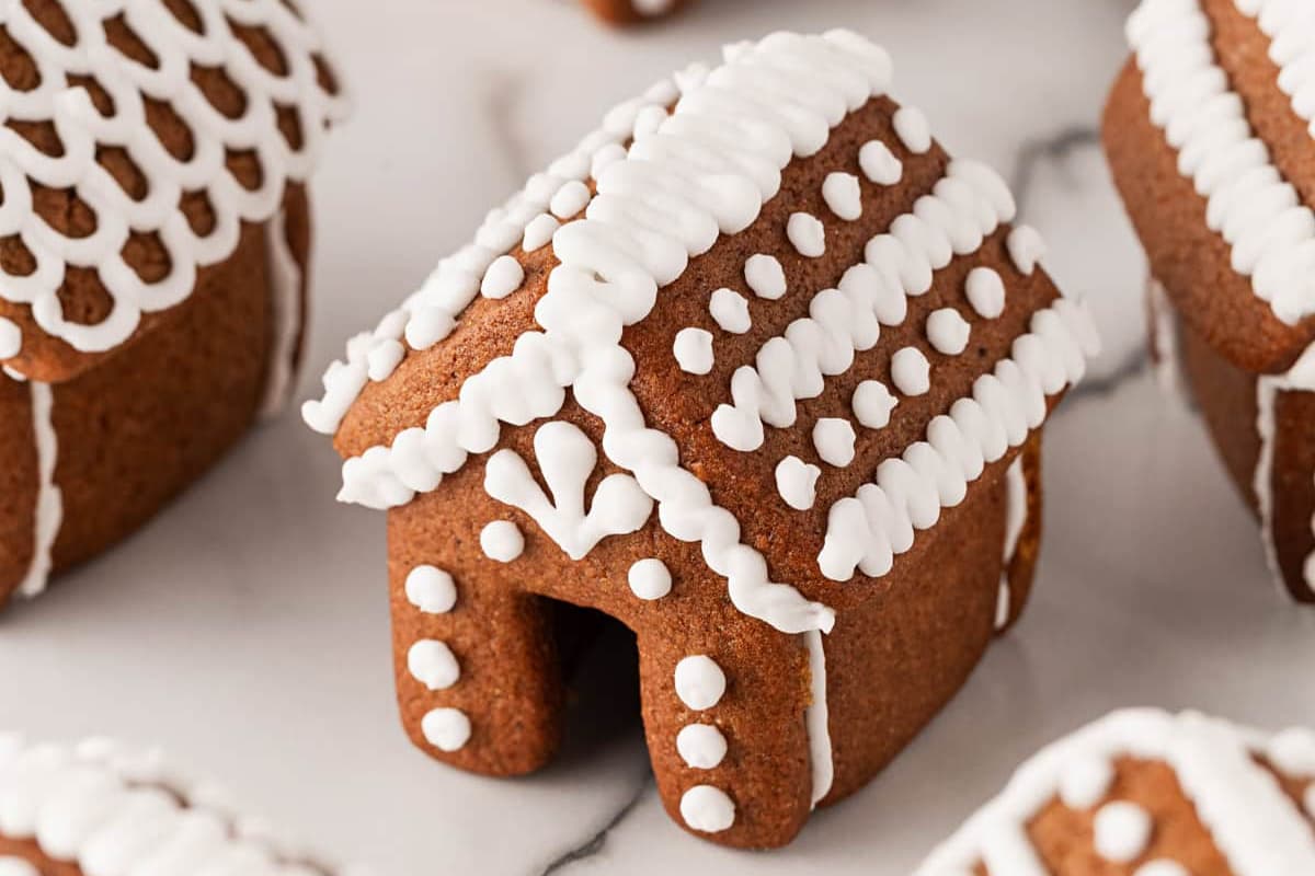 A tray of Mini Gingerbread House Cookies.