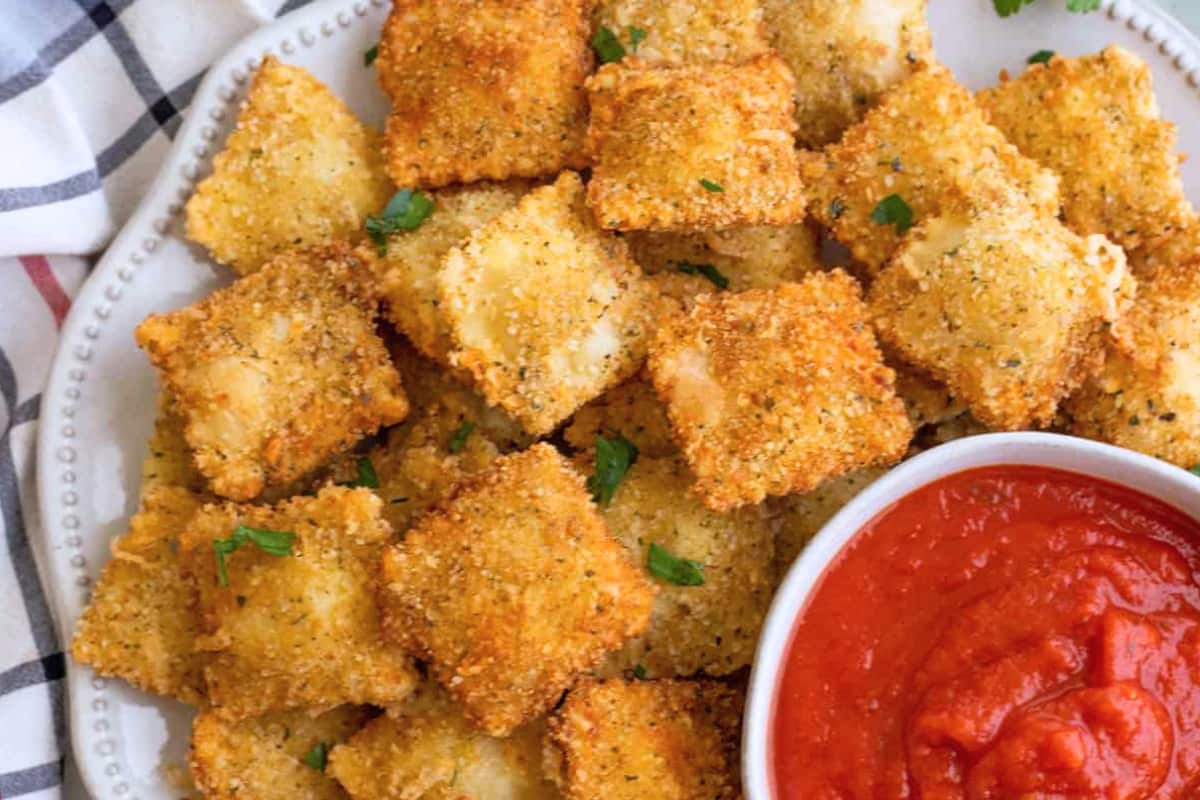 A plate of Toasted Ravioli.