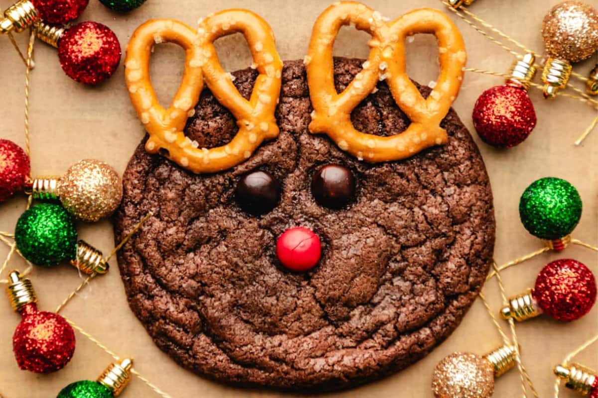 A tray of Reindeer Cookies.