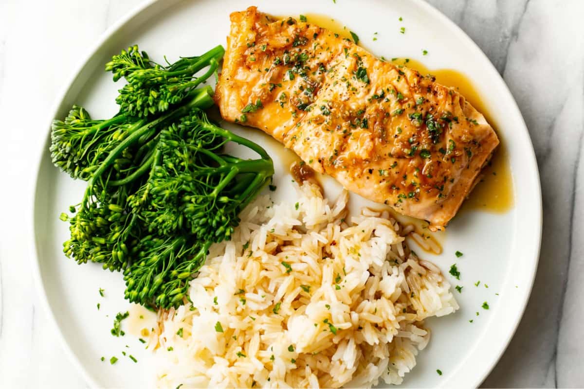 A plate of Honey Garlic Salmon.
