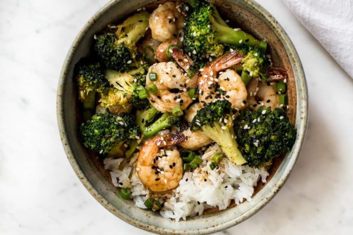 A dish of Easy Shrimp and Broccoli Bowls.