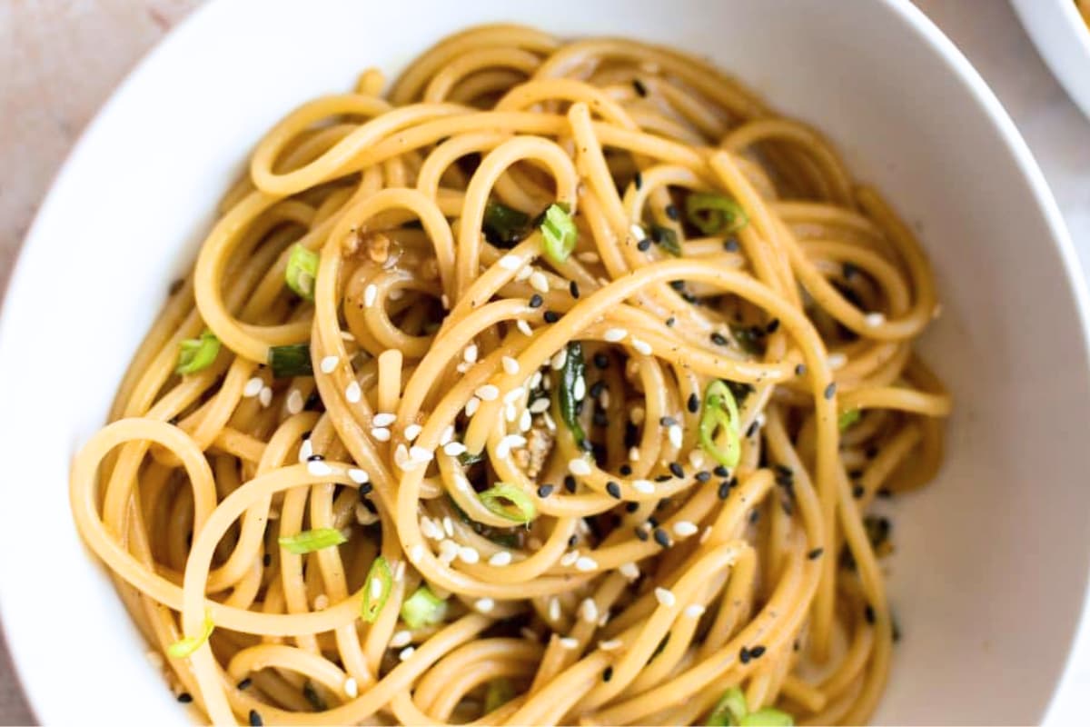 A dish of 15 Minute Buttery Garlic Ginger Noodles.
