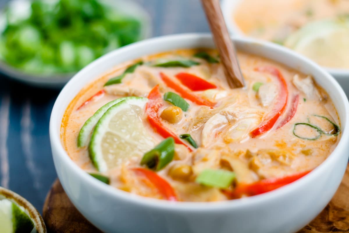 A bowl of Thai curry chicken soup.