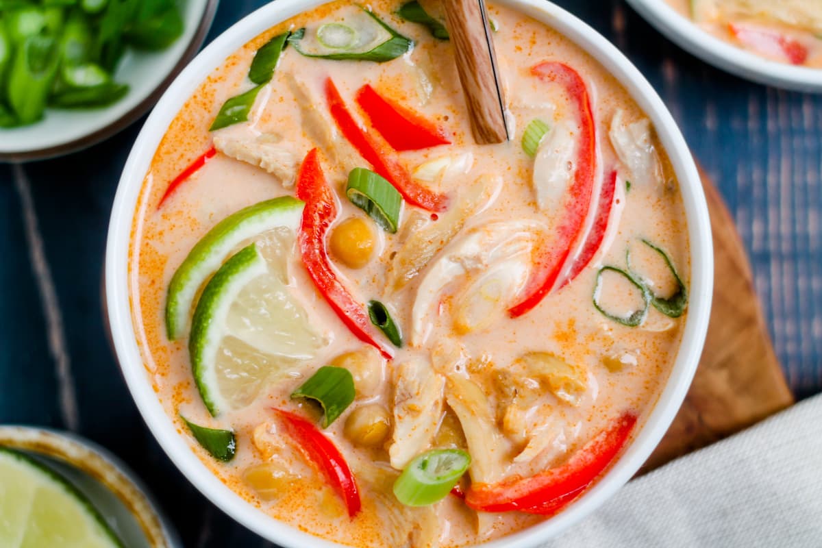 A bowl of Thai curry chicken soup.