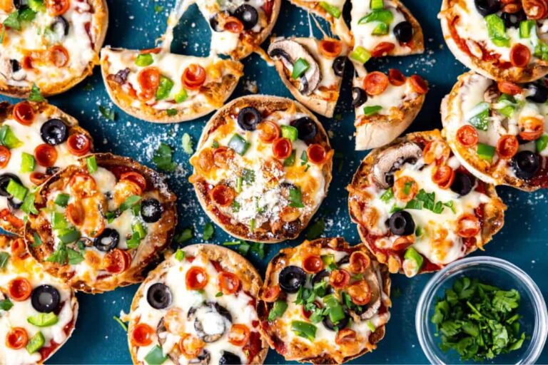 A plate of English Muffin Pizzas.