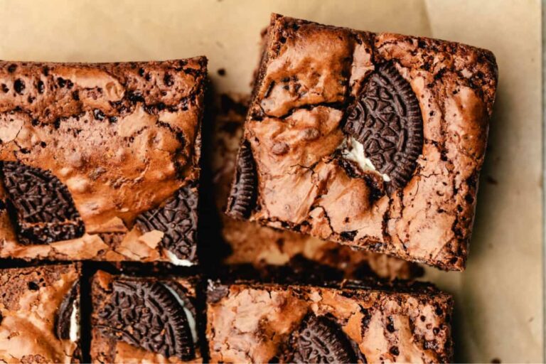 A plate of Oreo Brownies.