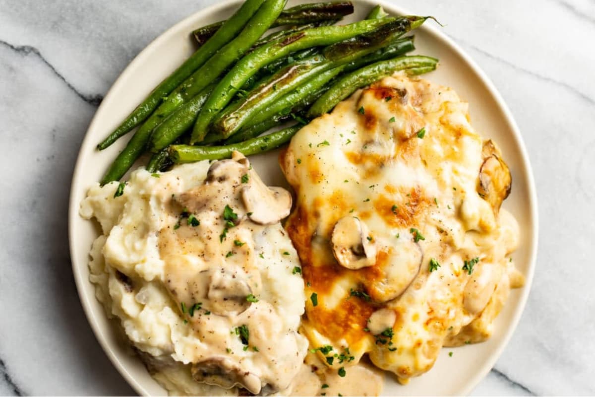 A dish of Chicken Gloria.