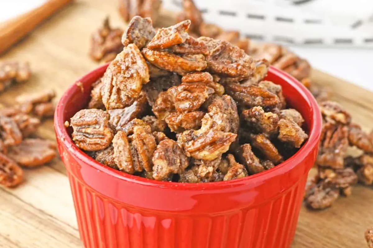 A dish of air fryer pecans.