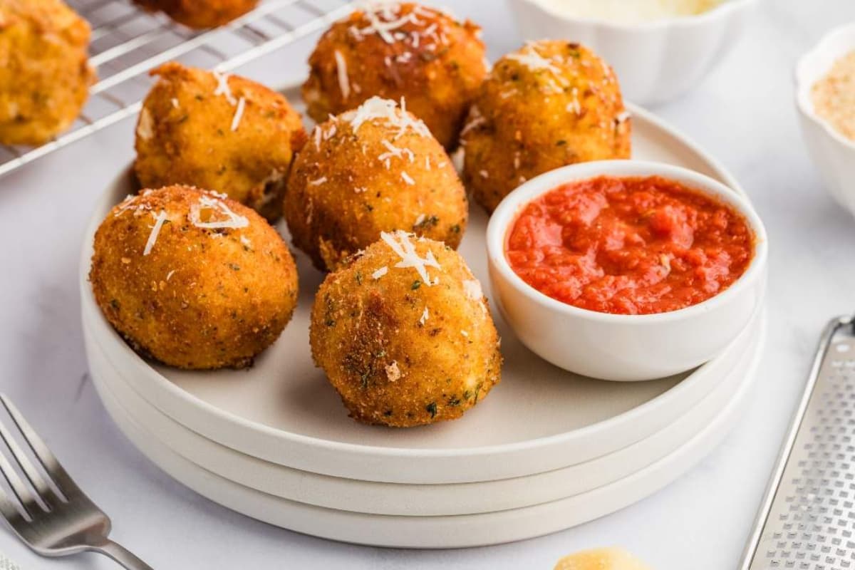 A plate of arancini.
