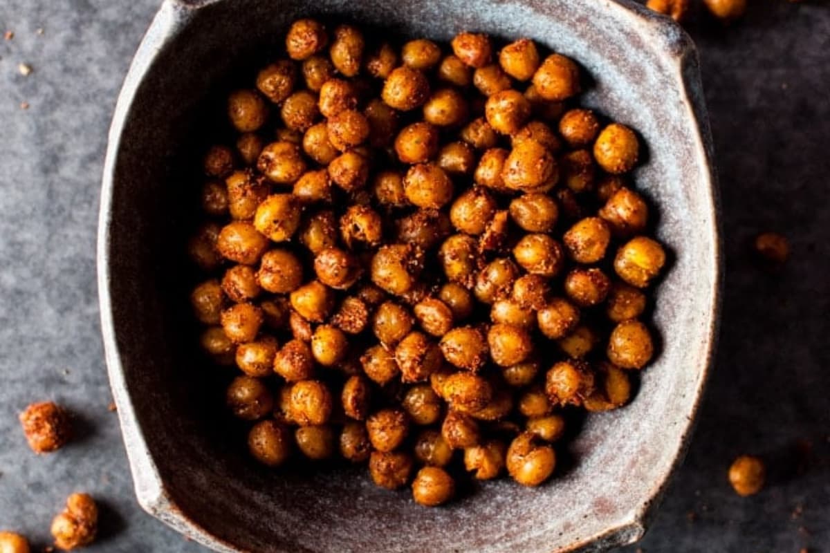 A dish of Southwest Spiced Crunchy Chickpeas.