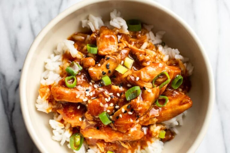 A bowl of Honey Garlic Slow Cooker Chicken Thighs.
